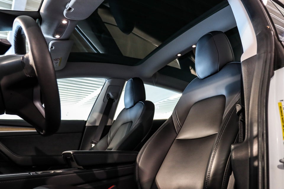 Tesla Model 3 Long Range AWD 4d