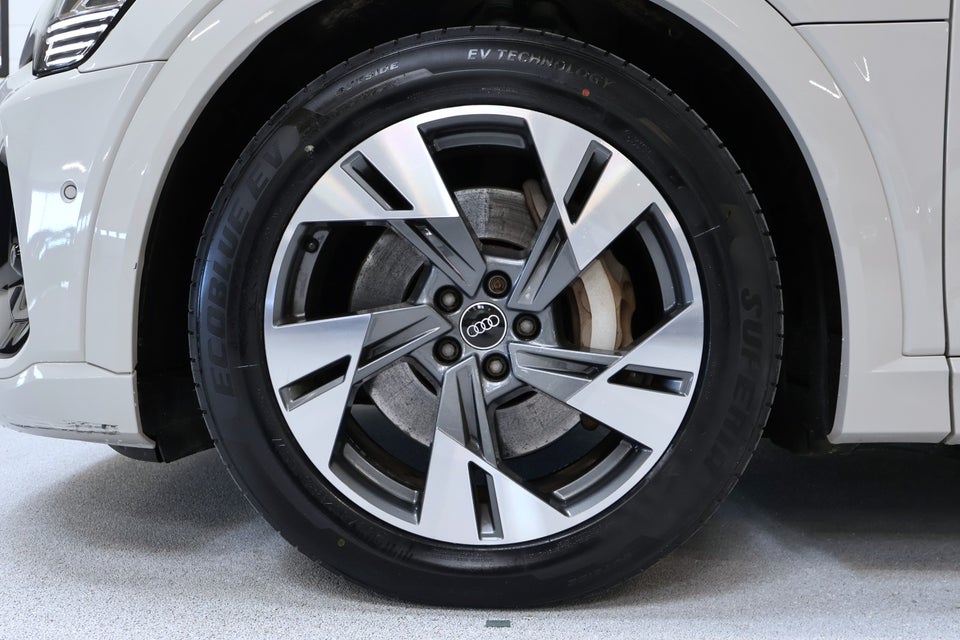 Audi e-tron 55 S-line quattro 5d