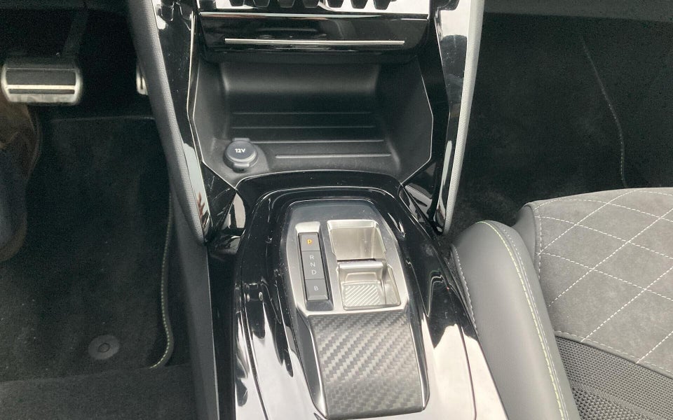 Peugeot e-208 50 GT 5d