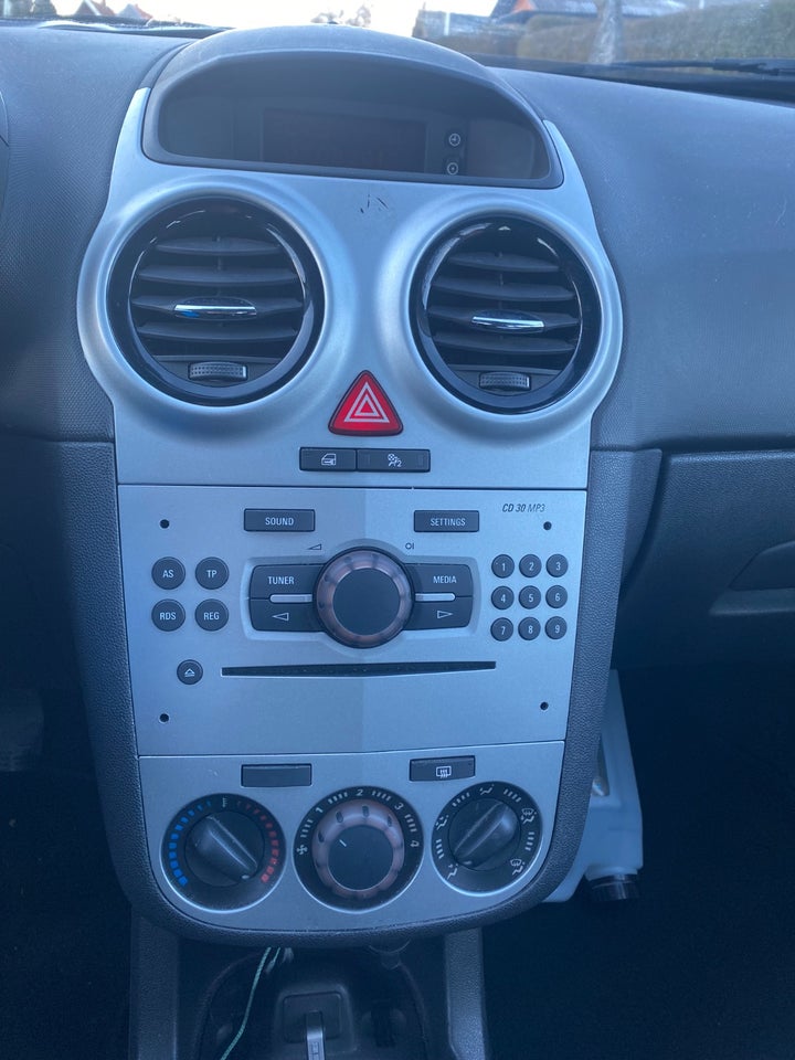 Opel Corsa 1,0 12V Enjoy 3d