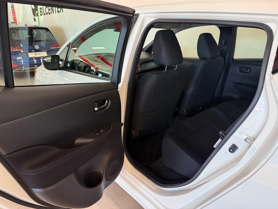 Nissan Leaf 40 Acenta 5d