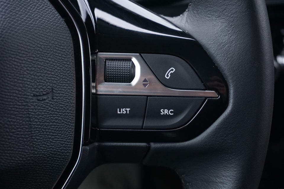 Peugeot 208 1,2 PureTech 100 Allure 5d