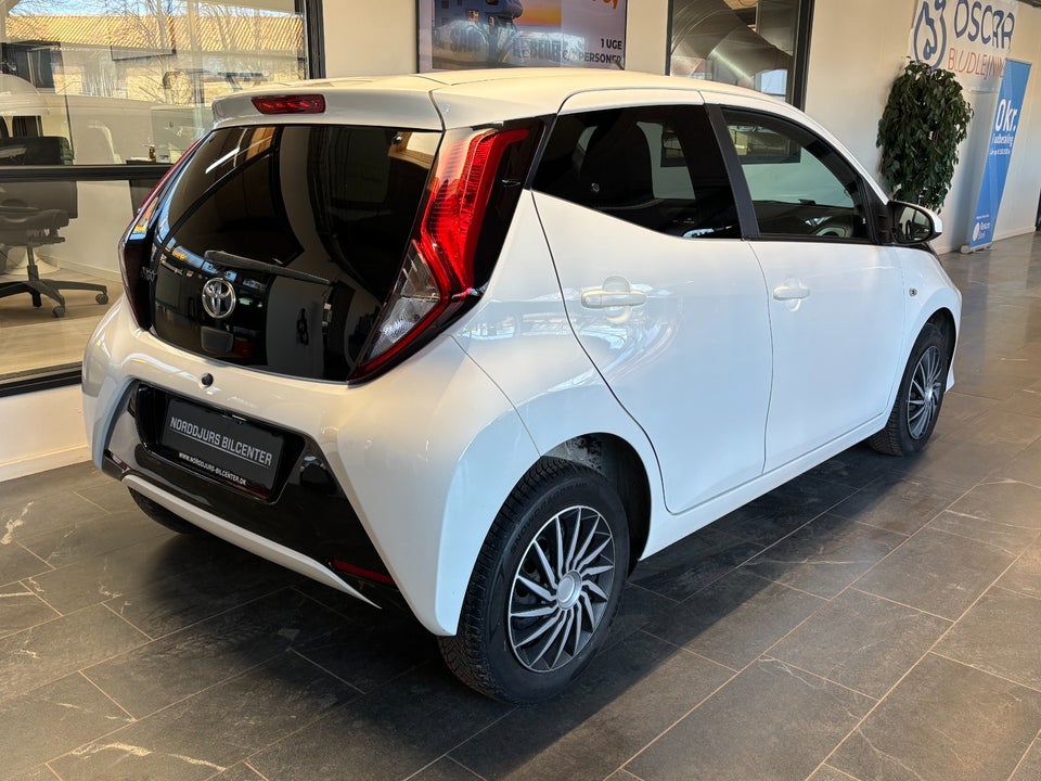 Toyota Aygo 1,0 VVT-i x-pose 5d