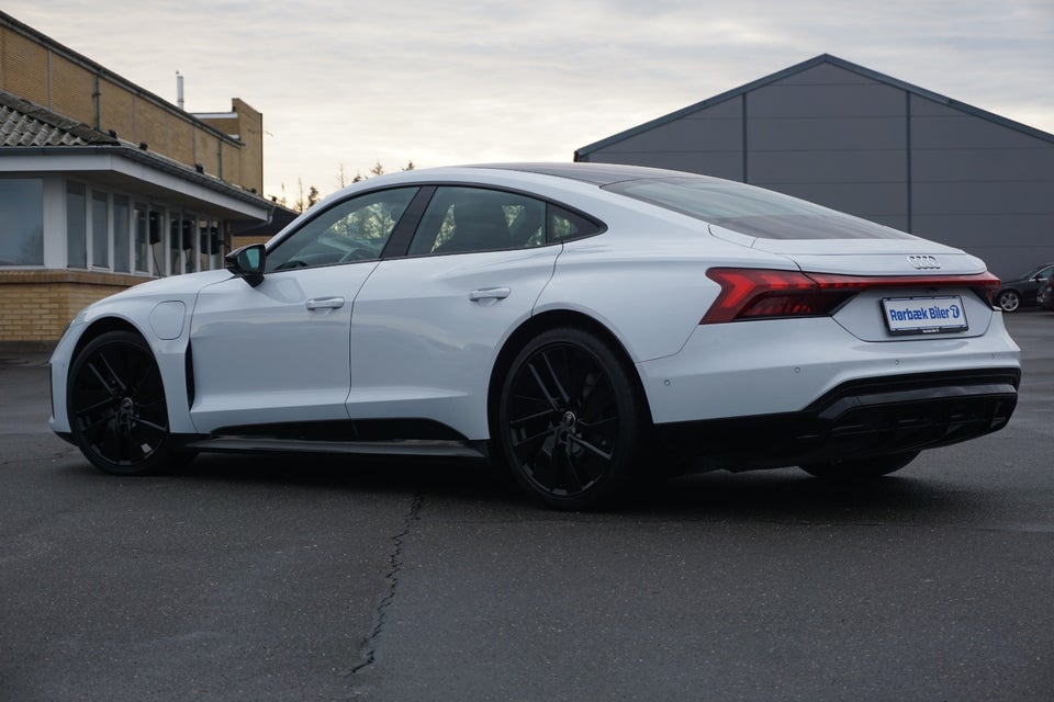 Audi e-tron GT quattro 4d