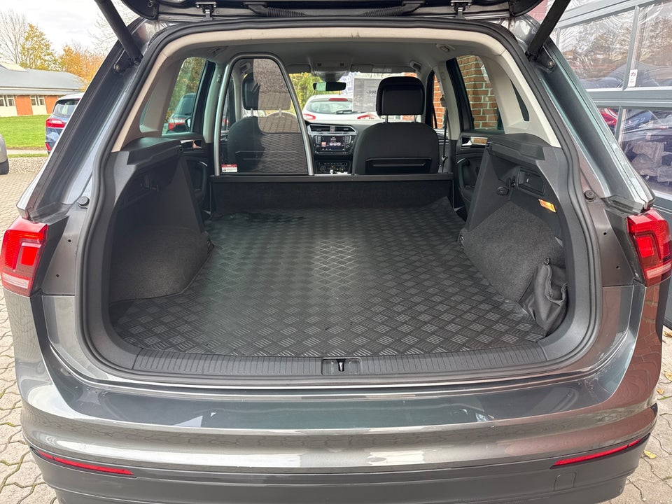 VW Tiguan 2,0 TDi 150 Highline DSG Van 5d