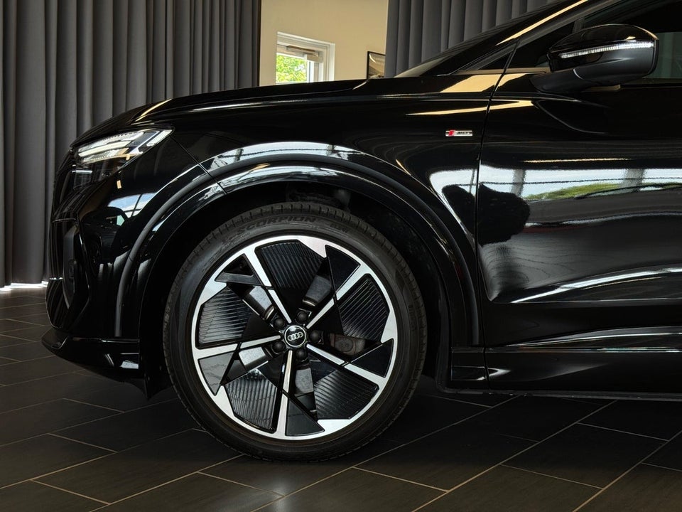 Audi Q4 e-tron 40 S-line 5d