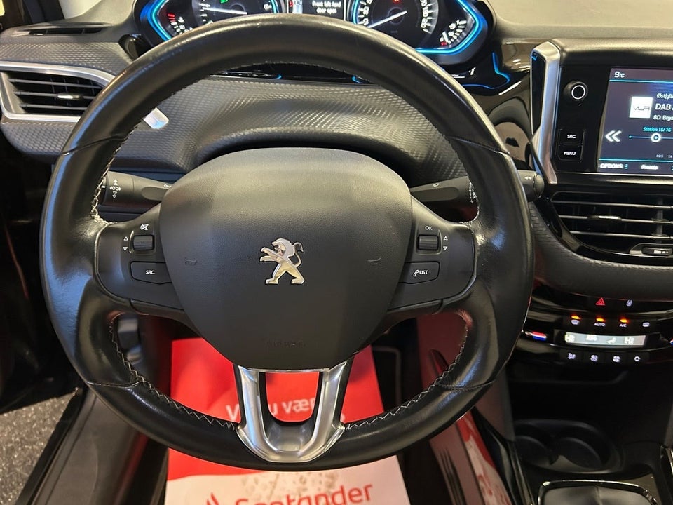 Peugeot 2008 1,2 e-THP 130 Allure Sky 5d