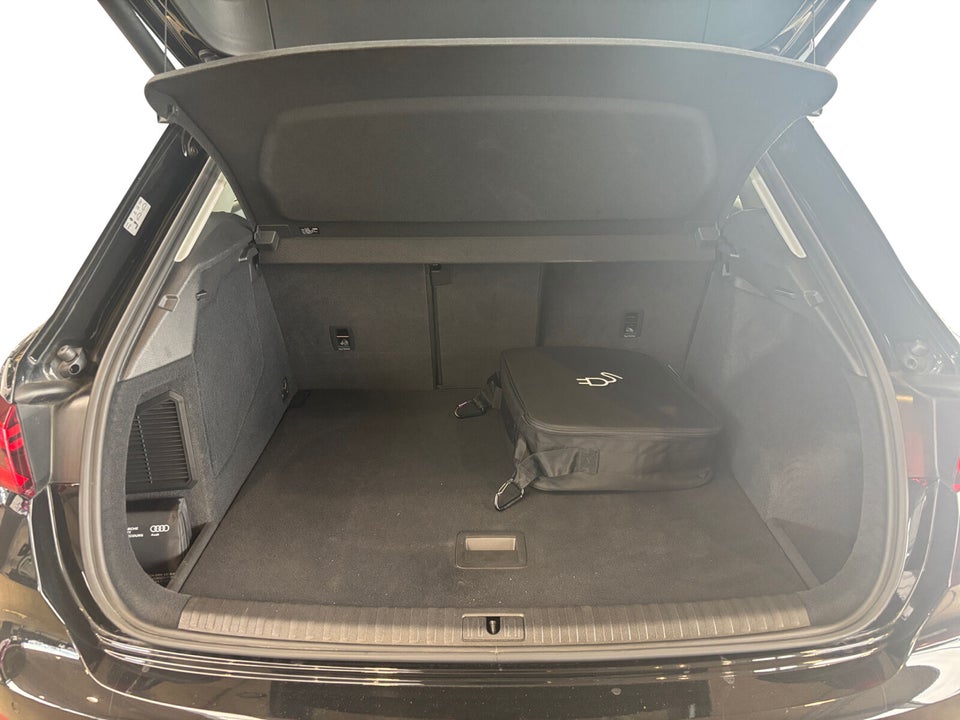 Audi Q3 45 TFSi e Attitude plus S-tr. 5d