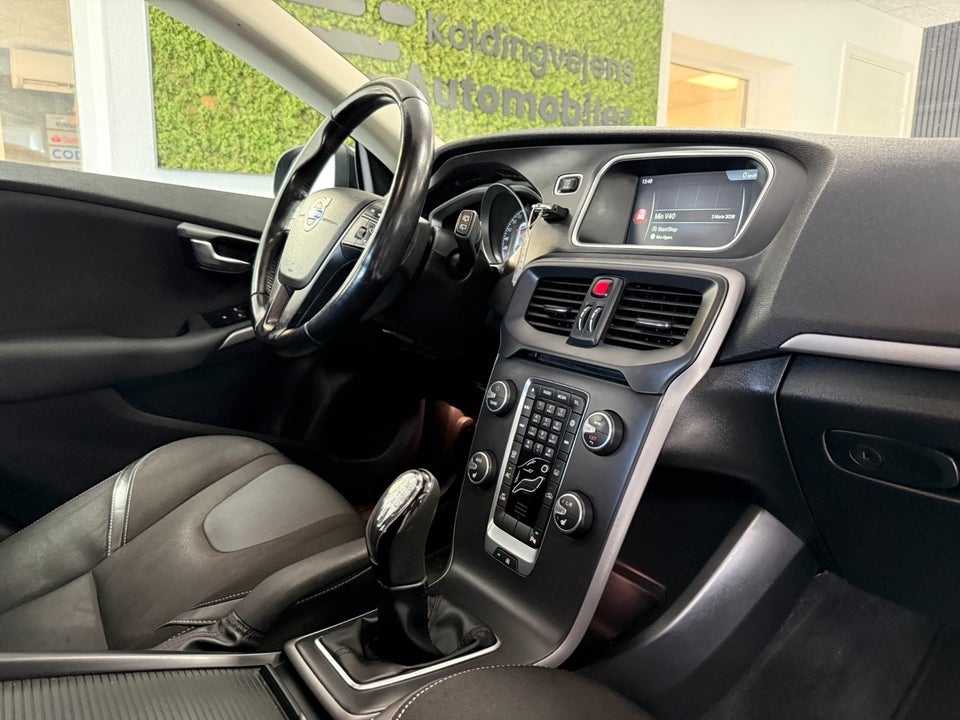 Volvo V40 1,6 D2 115 Kinetic Drive-E 5d