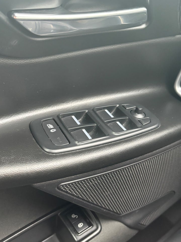 Jaguar XE 2,0 D180 Prestige aut. 4d