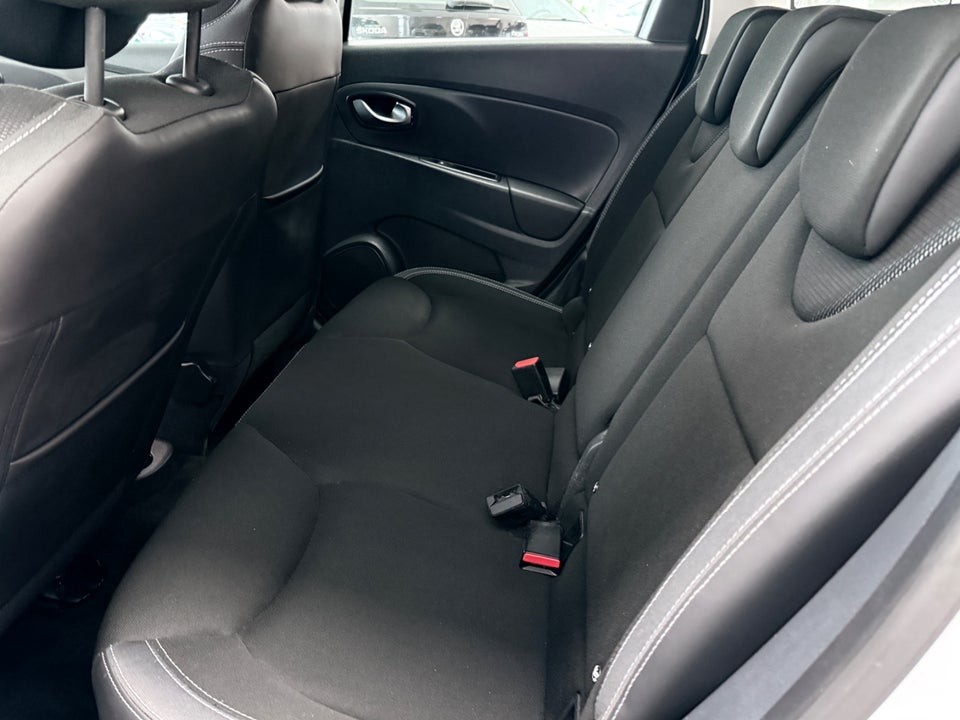 Renault Clio IV 0,9 TCe 90 Expression Sport Tourer 5d