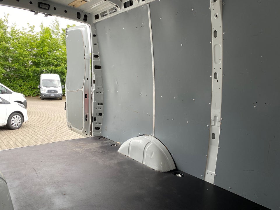 Iveco Daily 3,0 35S21 12m³ Van AG8