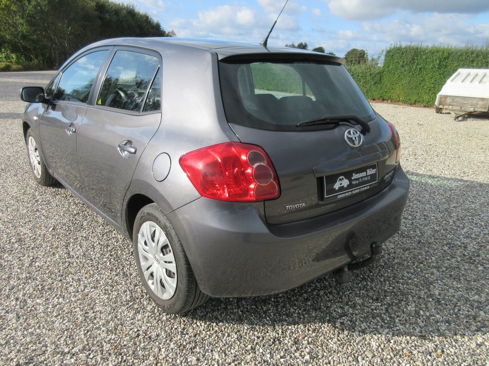 Toyota Auris 2,0 D-4D Sol 5d