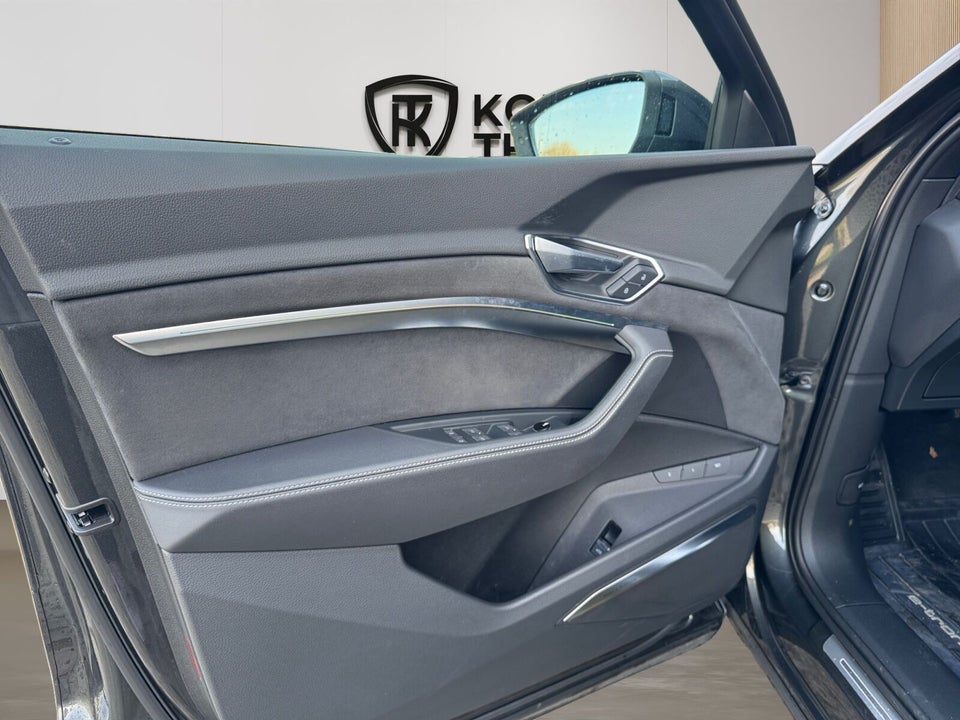 Audi e-tron 55 S-line quattro 5d