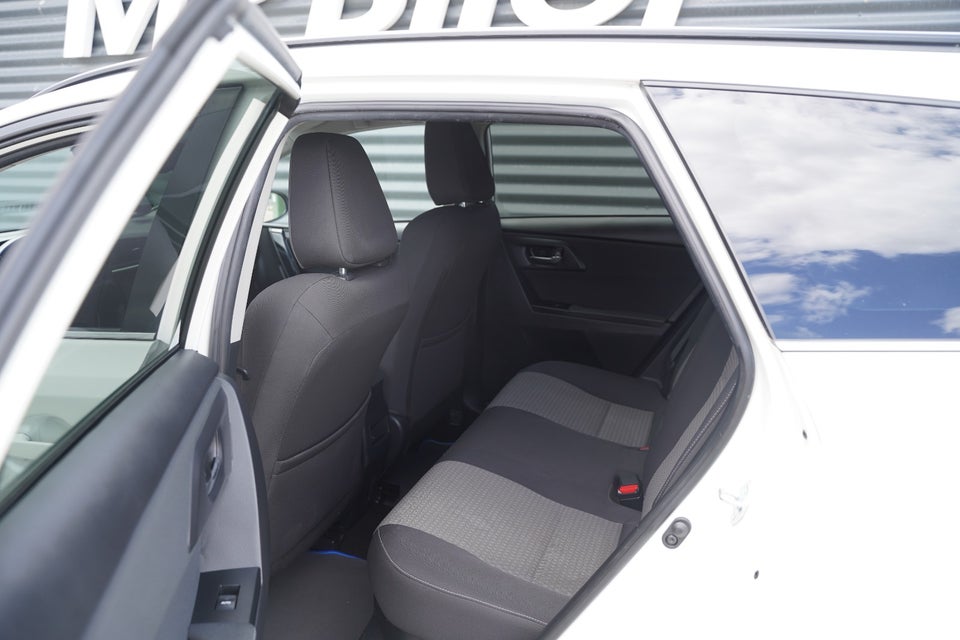 Toyota Auris 1,8 Hybrid H2 Comfort Touring Sports CVT 5d