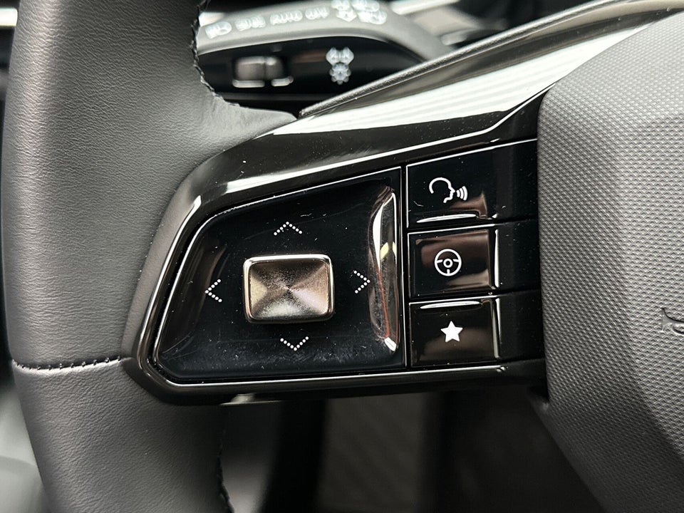 MG 4 77 Luxury Extended Range 5d