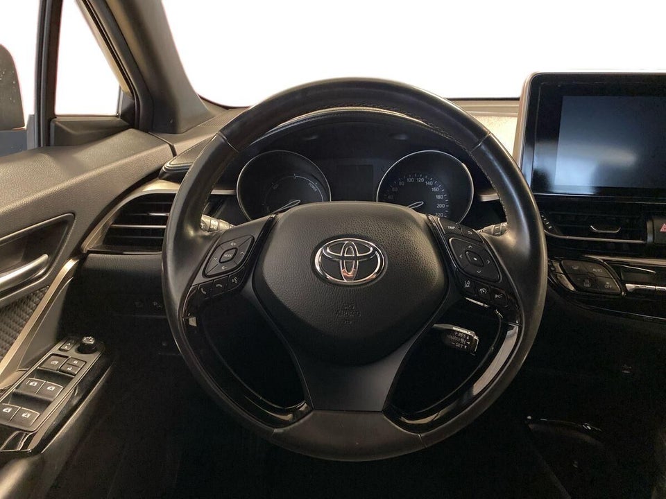 Toyota C-HR 1,8 Hybrid Premium Selected CVT 5d