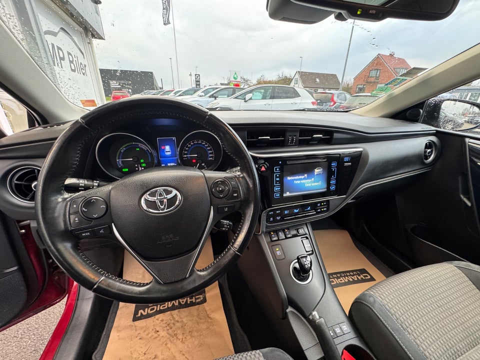 Toyota Auris 1,8 Hybrid Spirit Touring Sports CVT 5d