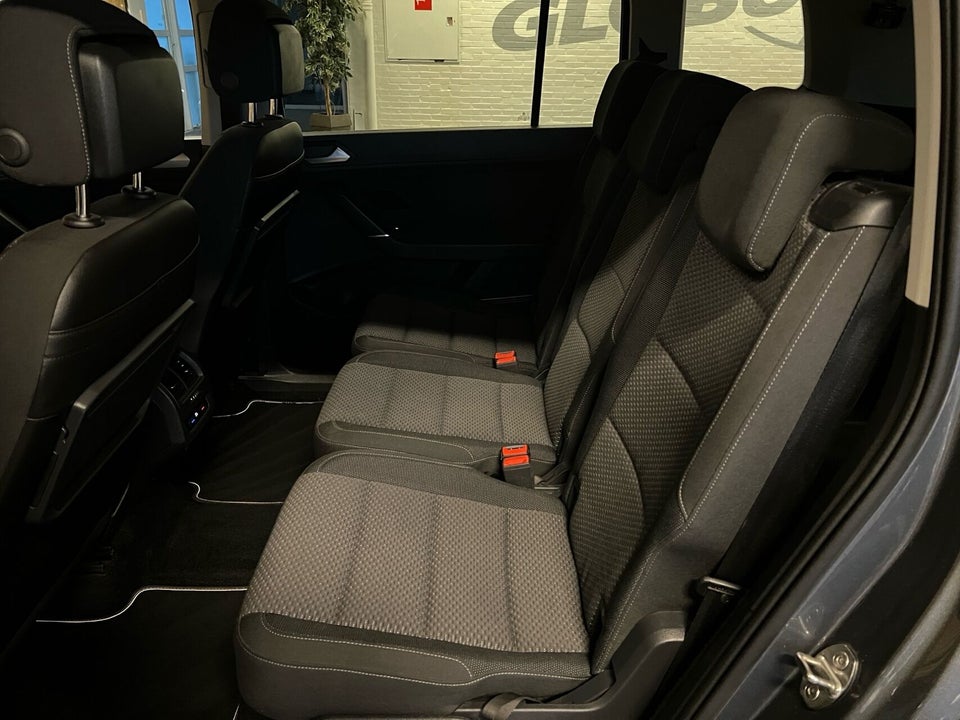 VW Touran 1,6 TDi 115 Comfortline Connect DSG 7prs 5d