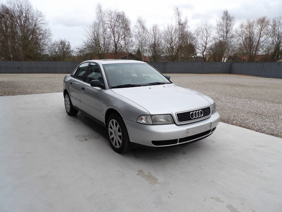 Audi A4 1,6  4d