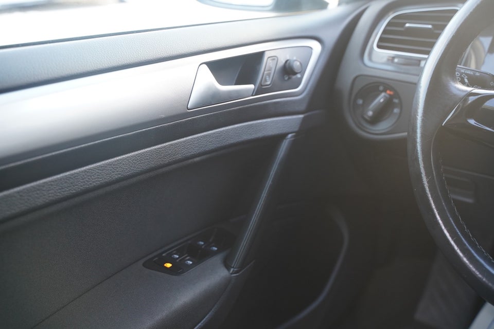 VW Golf VII 1,0 TSi 85 Trendline 5d