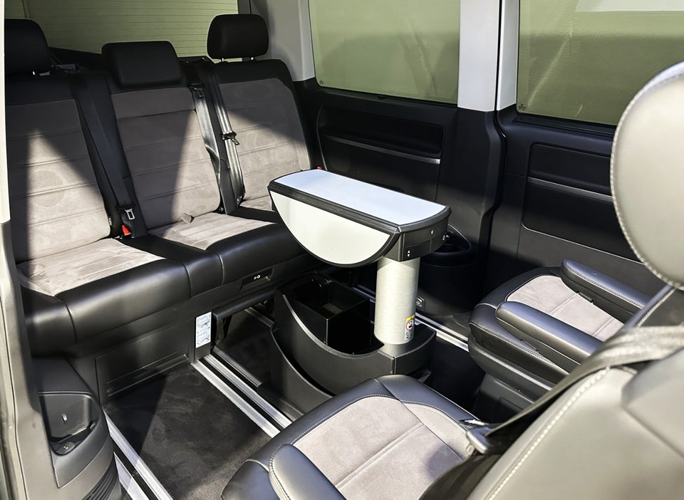 VW Multivan 2,0 TDi 199 Highline DSG kort