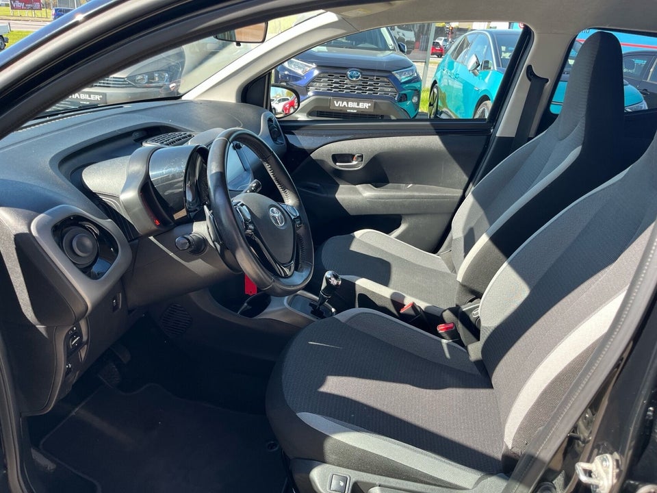 Toyota Aygo 1,0 VVT-i x-clusiv x-shift 5d
