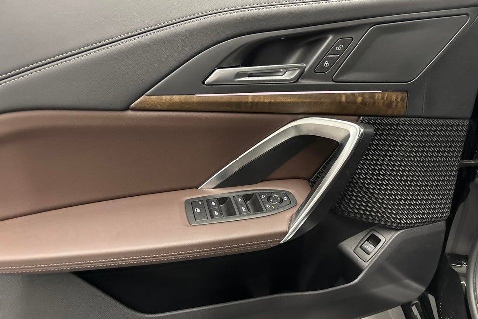 BMW iX1 eDrive20 M-Sport 5d