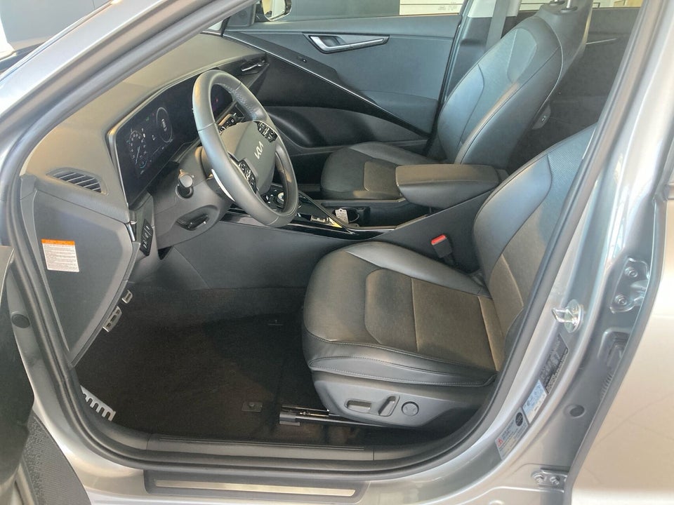 Kia Niro 64 EV Upgrade 5d