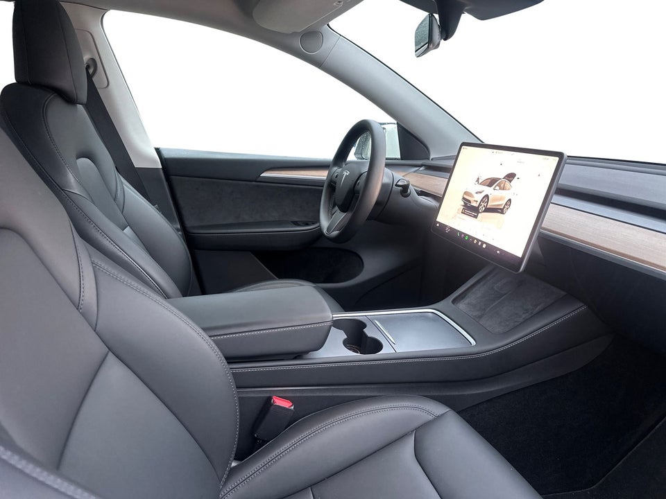 Tesla Model Y Long Range AWD 5d