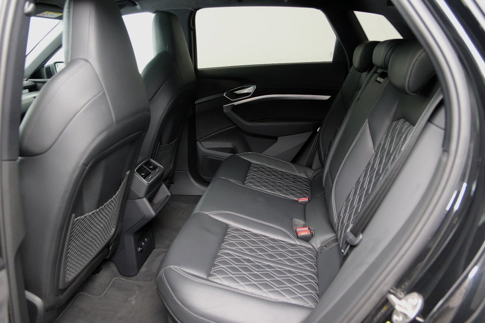 Audi e-tron 55 S-line quattro 5d