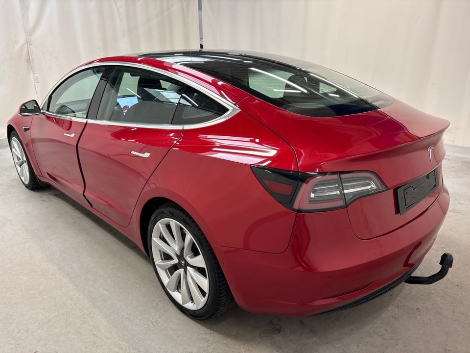 Tesla Model 3 Standard Range+ RWD 4d