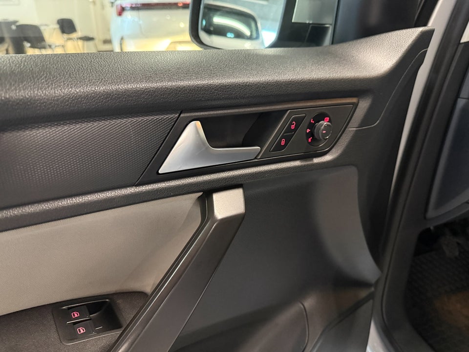 VW Caddy 2,0 TDi 102 Comfortline BMT 4d