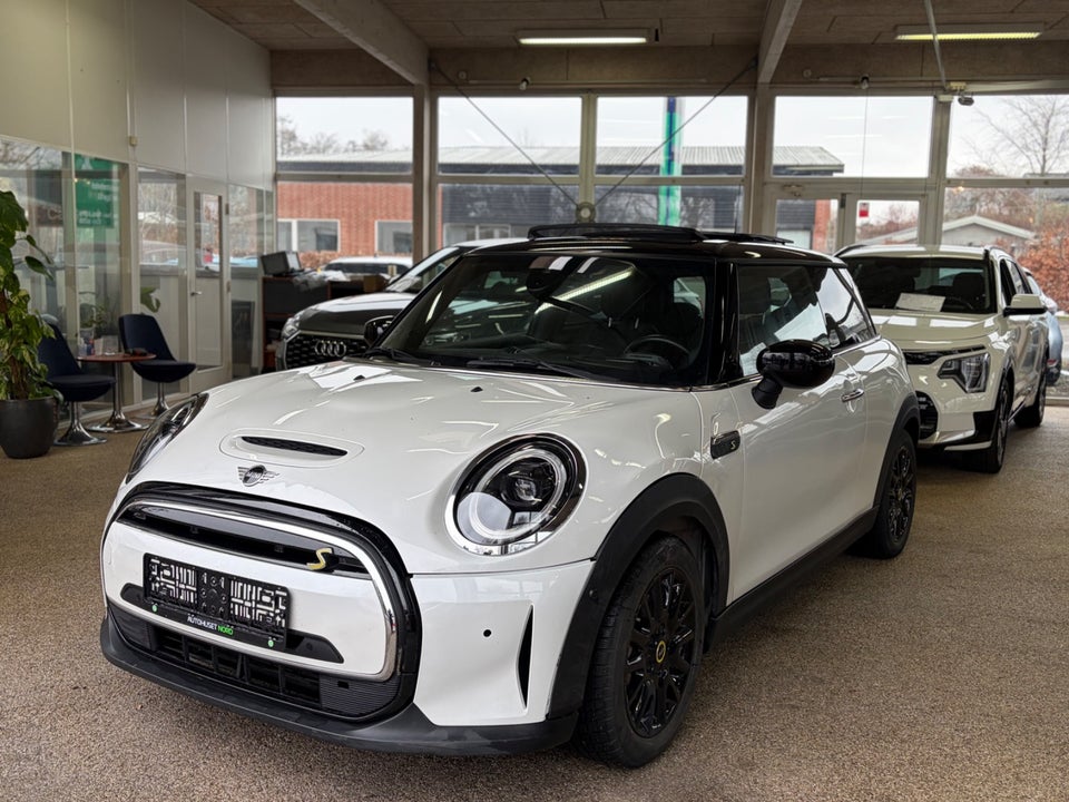 MINI Cooper SE Maximise 3d