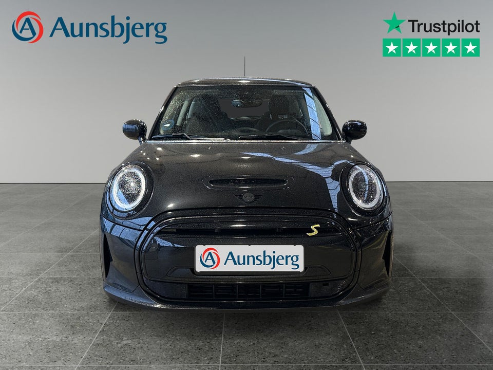 MINI Cooper SE Essential 3d