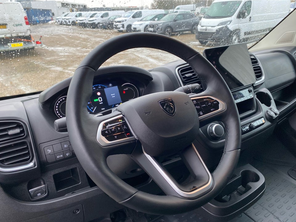 Peugeot e-Boxer 435 110 L3H2 Premium