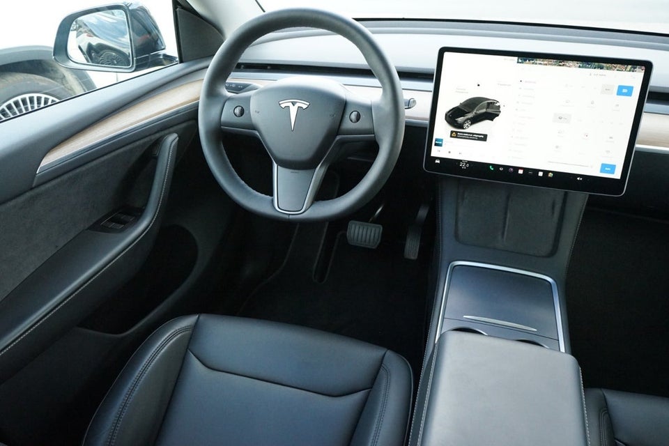 Tesla Model Y Long Range AWD 5d