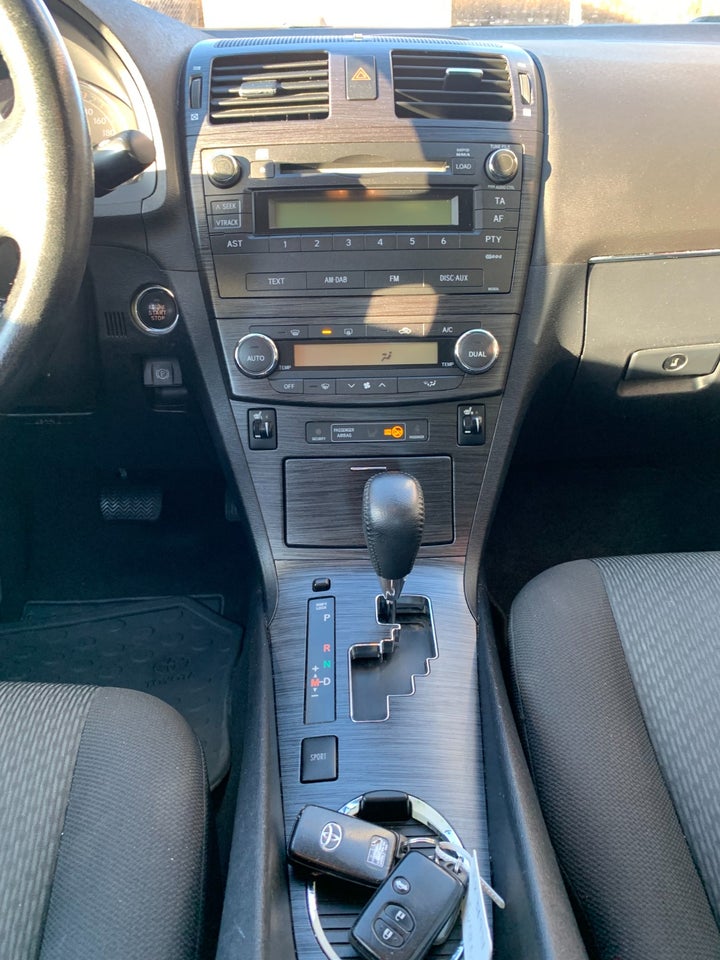 Toyota Avensis 2,0 VVT-i T3 stc. E-CVT 5d