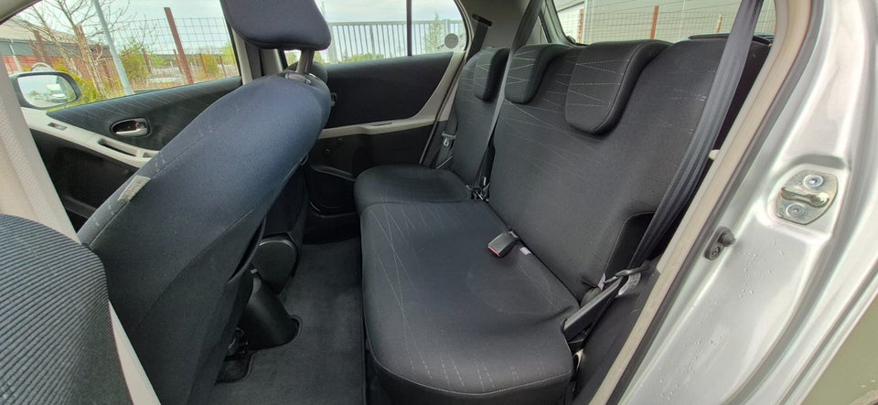 Toyota Yaris 1,3 Sol 5d