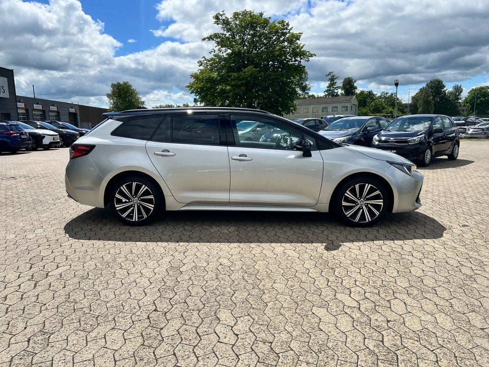 Toyota Corolla 1,8 Hybrid H3 Premium Touring Sports MDS 5d