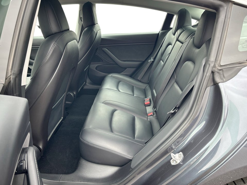 Tesla Model 3 Long Range AWD 4d