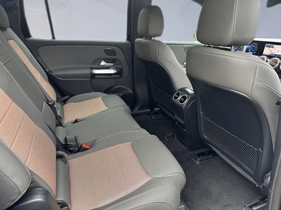 Mercedes EQB300 Progressive Advance Plus 4Matic 5d