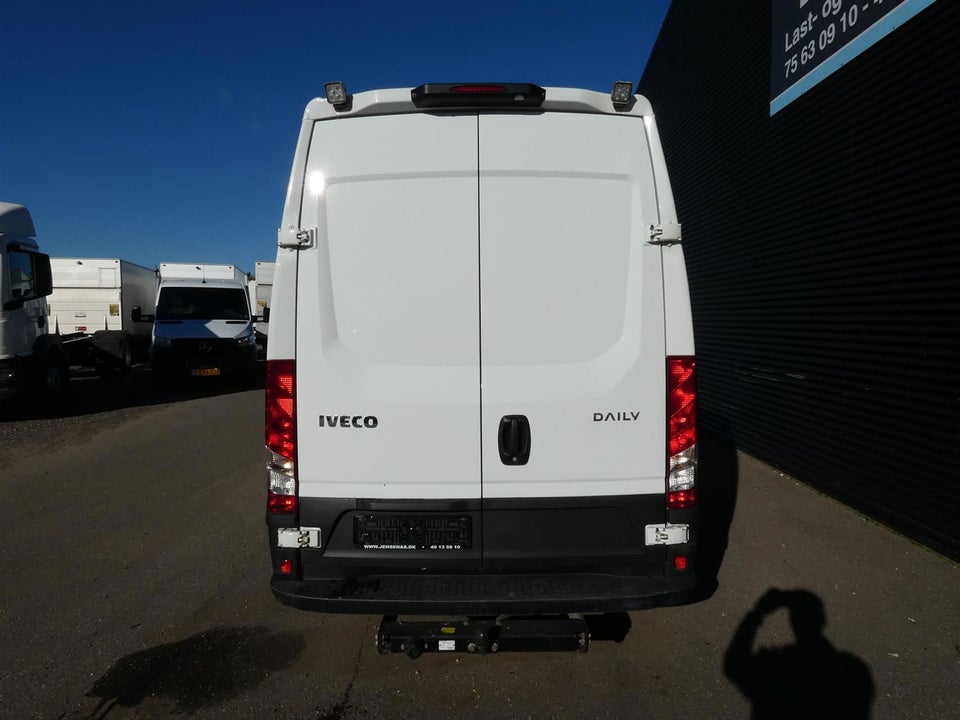 Iveco Daily 3,0 35C18 12m³ Van AG8