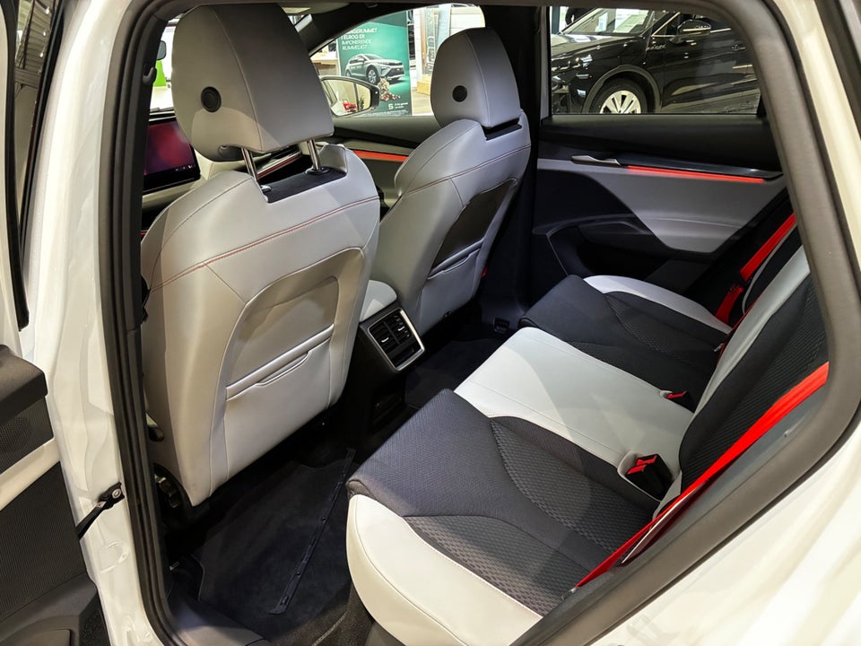 Skoda Elroq 60 iV Lodge 5d