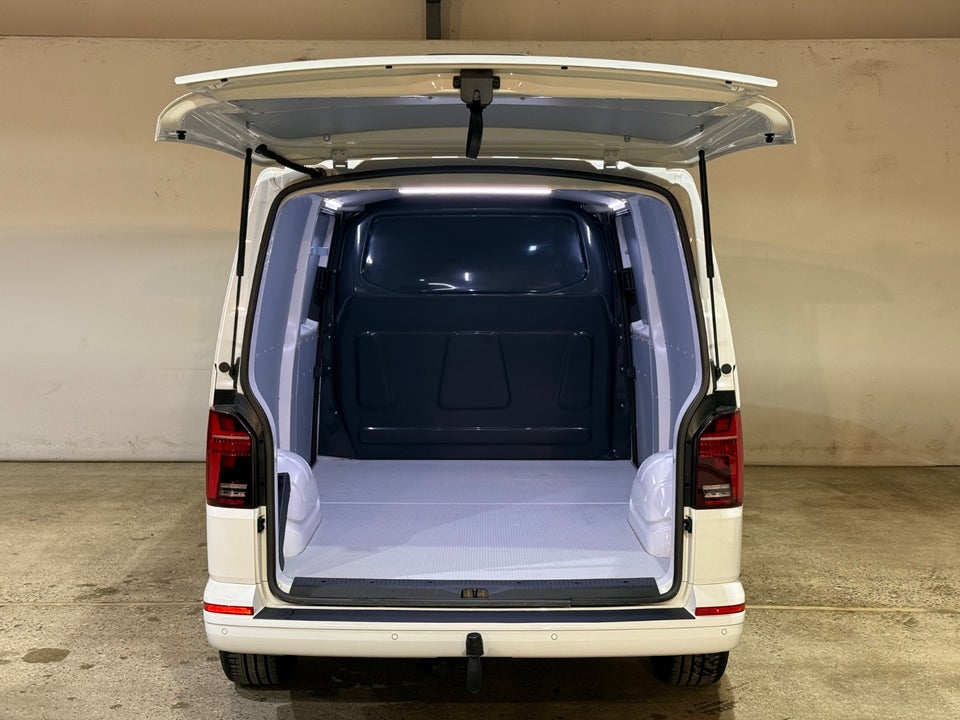 VW Transporter 2,0 TDi 150 Kassevogn DSG lang