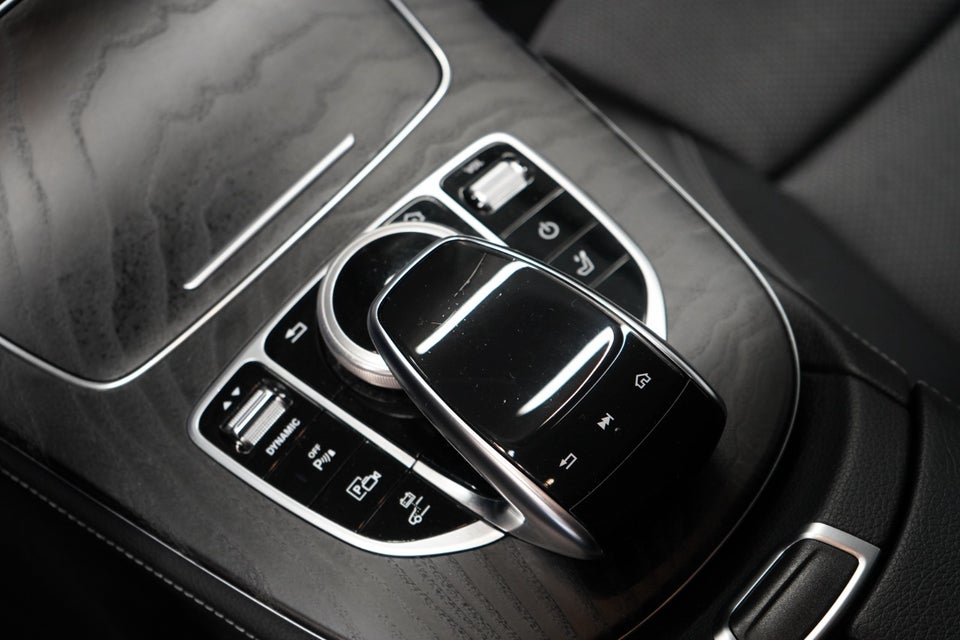 Mercedes E300 de 2,0 Avantgarde stc. aut. 5d
