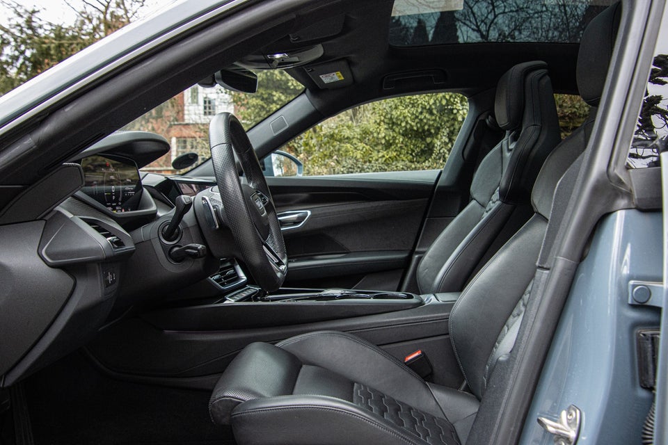 Audi e-tron GT quattro 4d