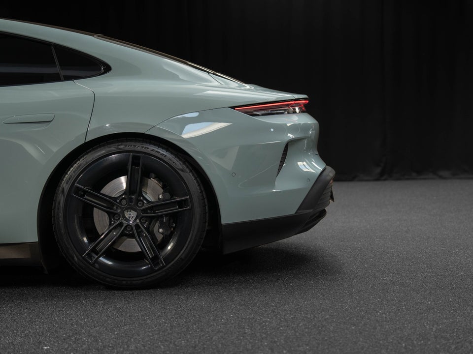 Porsche Taycan Turbo Performance+  4d