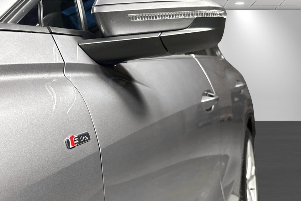 Audi Q4 e-tron 40 Attitude 5d