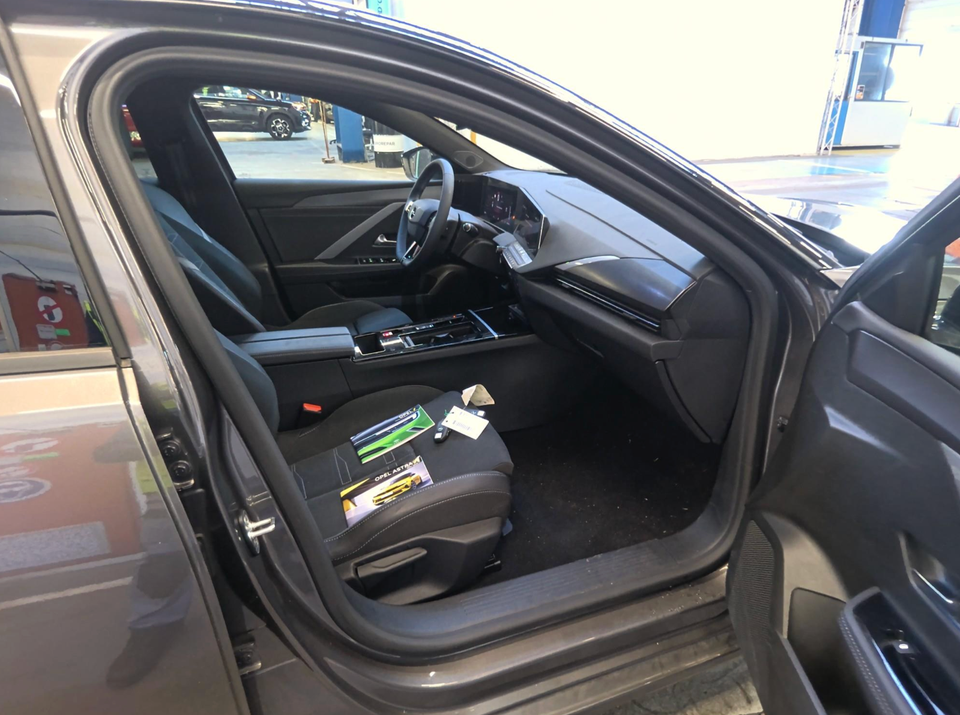 Opel Astra-e 54 GS 5d
